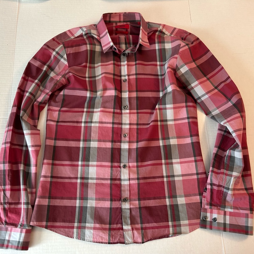 Hugo Boss Men's Red Plaid Button Down Shirt red, gray, white size M slim fit